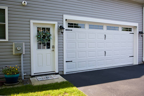 24/7 Emergency Garage Door Panel Replacement experts in New Town, ND